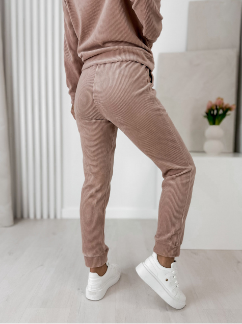 KOMPLEKTAS VELVETINIS VISKONTI RAUSVA PUDRA
