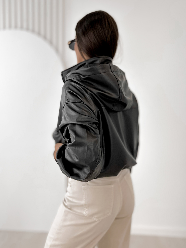 JACKE VIANNE SCHWARZ