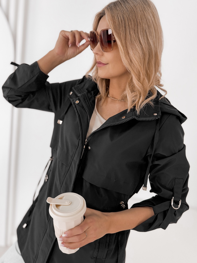 JACKE INGRID SCHWARZ