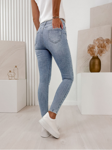 ПАНТАЛОНИ JEANS SASA