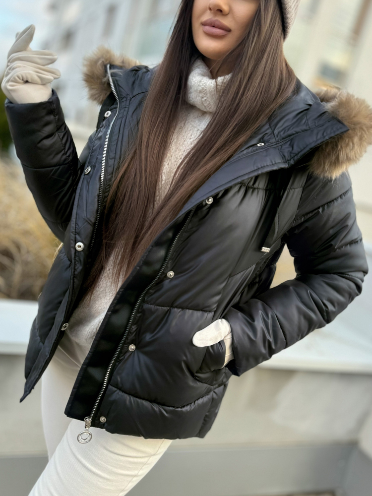 JACKE AURELLY SCHWARZ